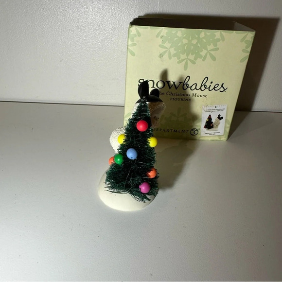 New Department 56 Snowbabies  The Christmas Mouse Figurine Disney 2011 - Picture 2 of 7